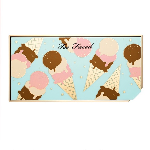 Too faced Triple Scoop Highlighting Palette - Picture 2 of 2